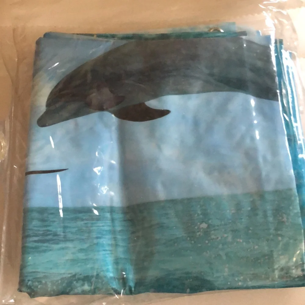 NWOT Blue dolphin 🐬 Print shower curtain